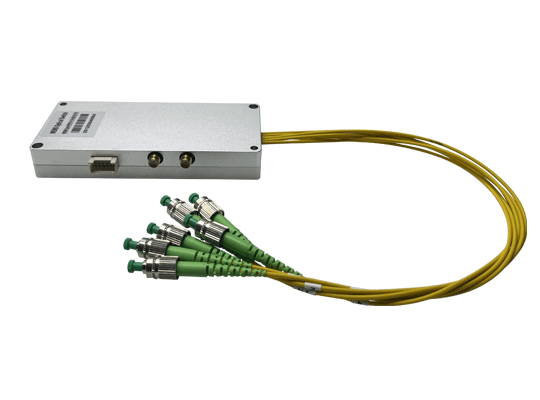 2×4 MEMS保偏光开关（带SMA口）产品实拍